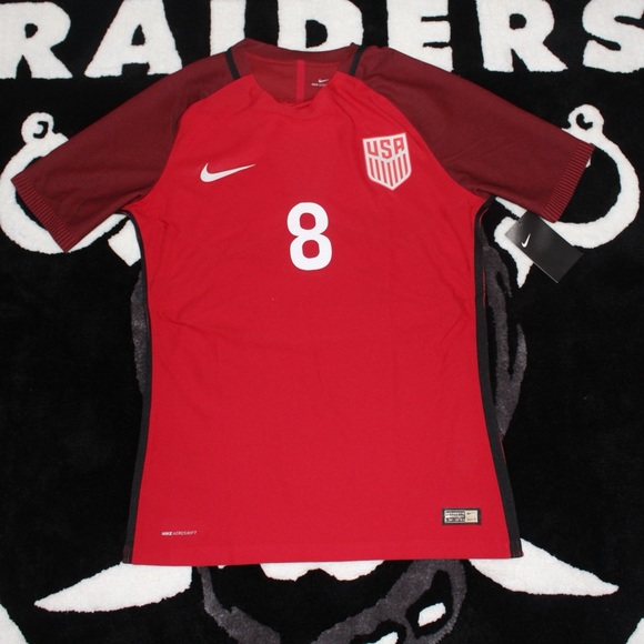 Men's Nike Red US Soccer 2017 Third Clint Dempsey Jersey - Picture 2 of 11